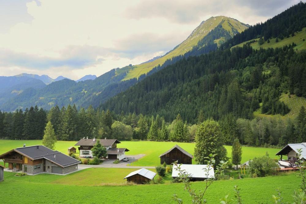 Haus Alpina Apartamento Häselgehr Exterior foto